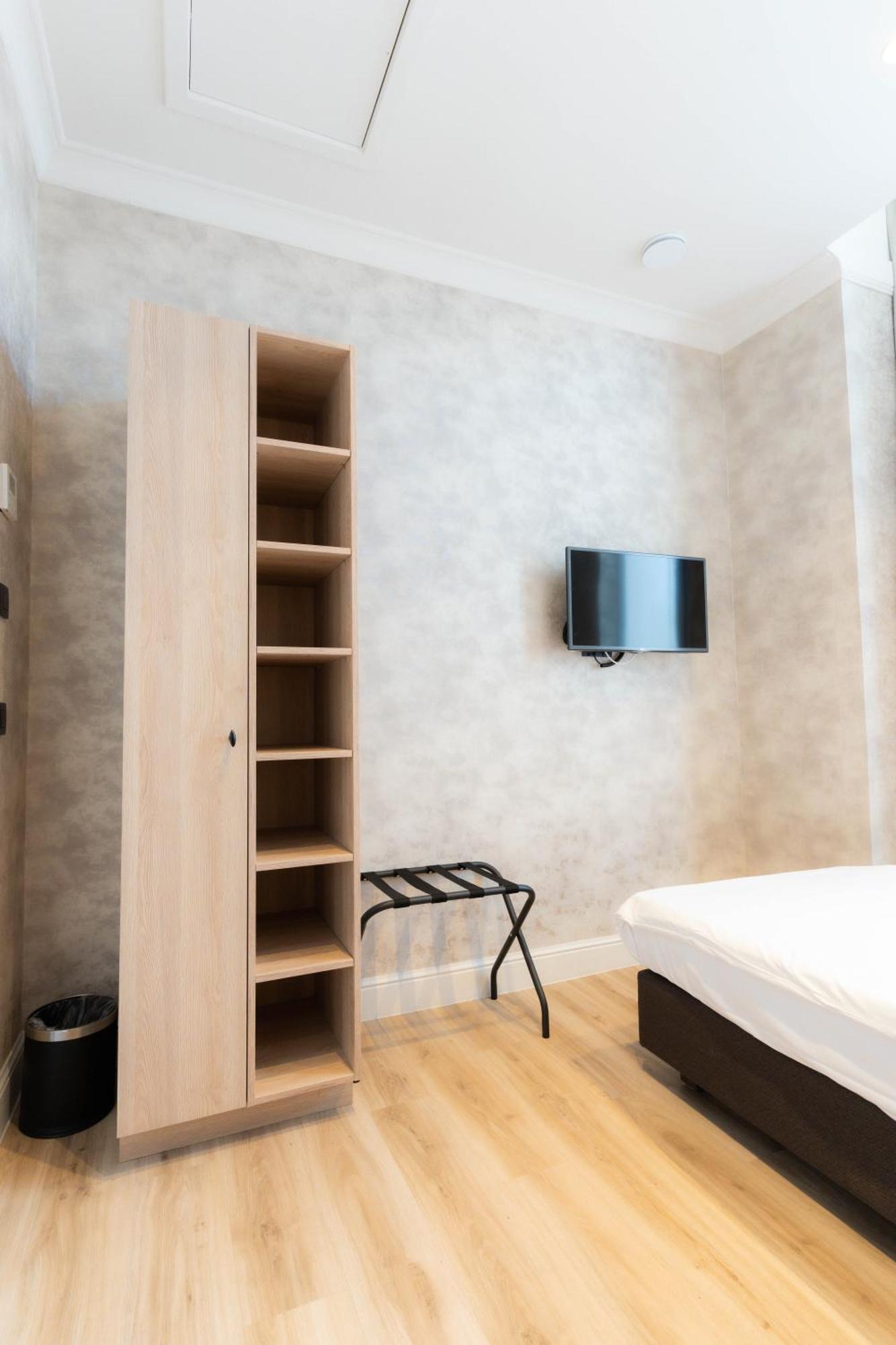 Golden Tree Hotel Брюж Стая снимка