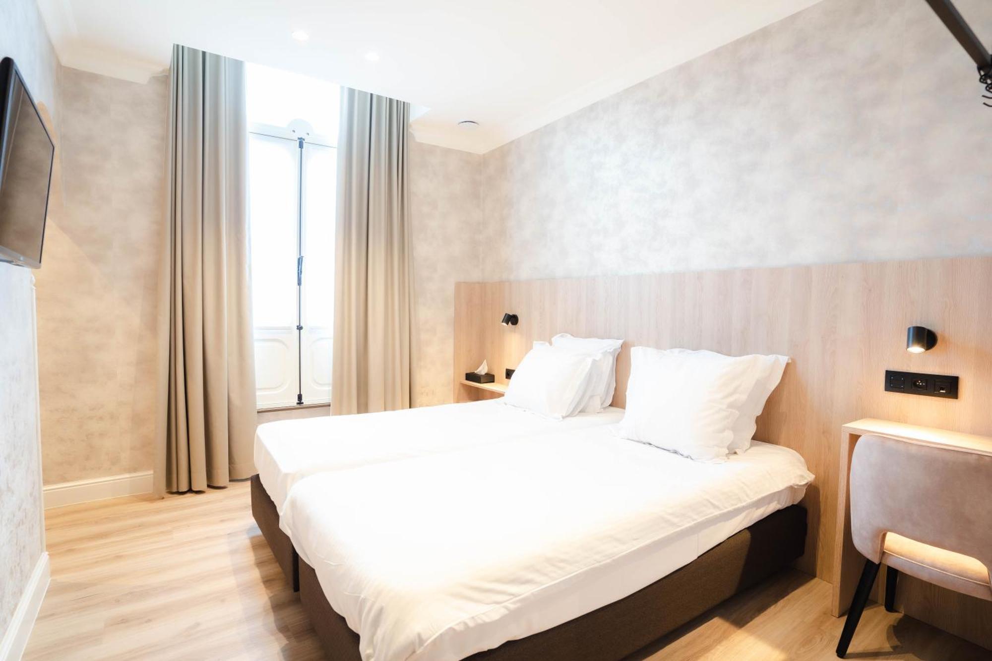 Golden Tree Hotel Брюж Стая снимка