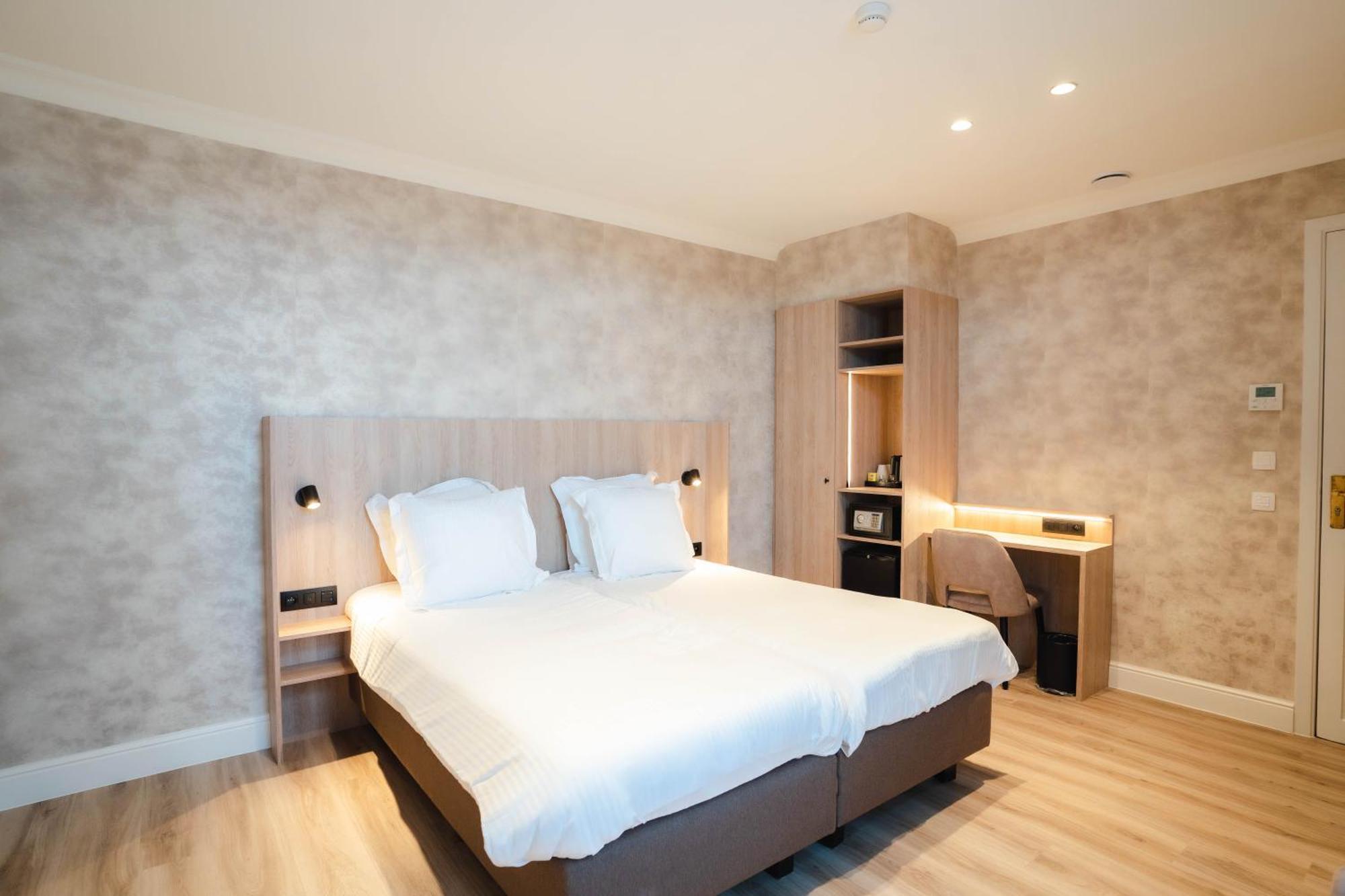 Golden Tree Hotel Брюж Стая снимка