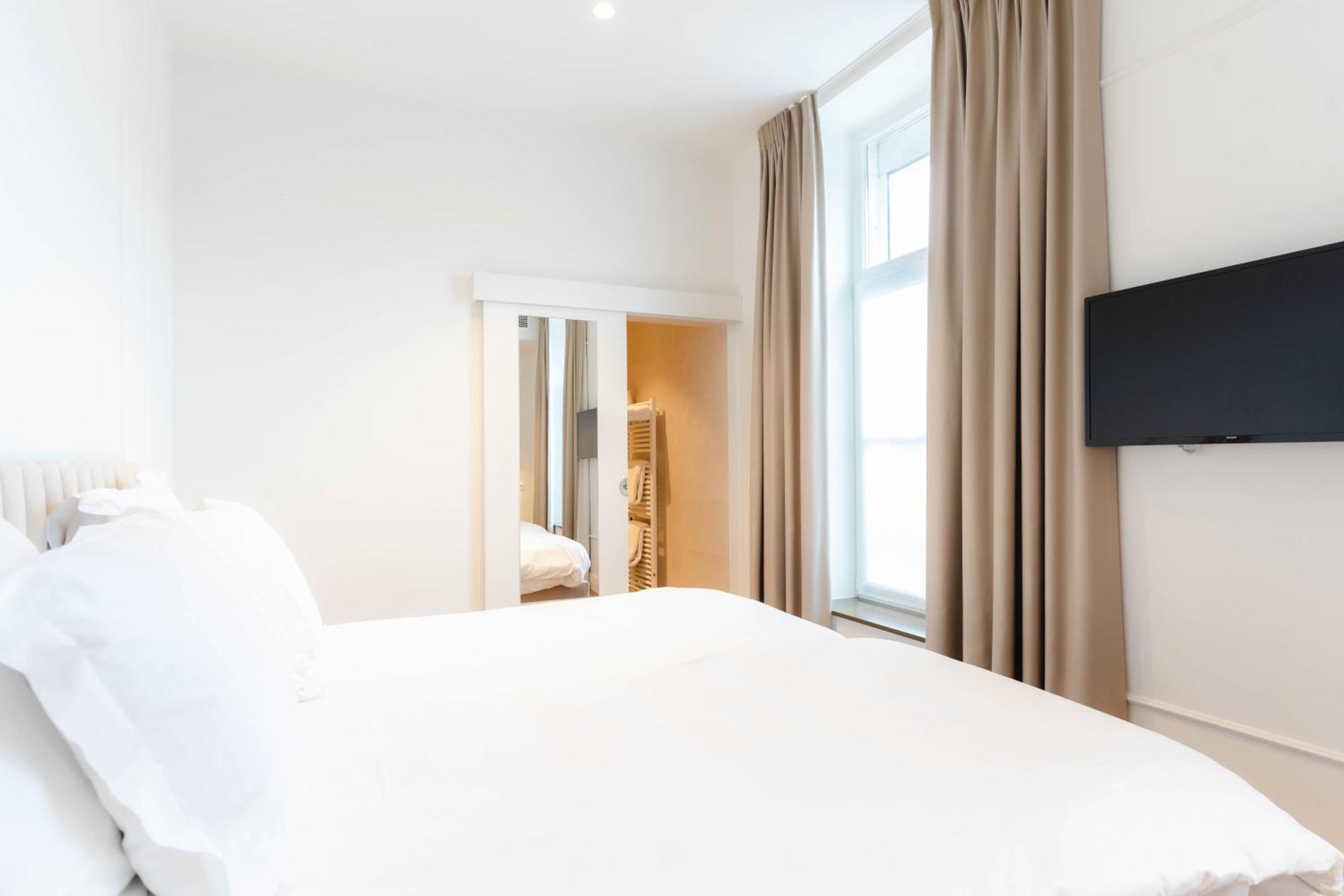 Golden Tree Hotel Брюж Стая снимка