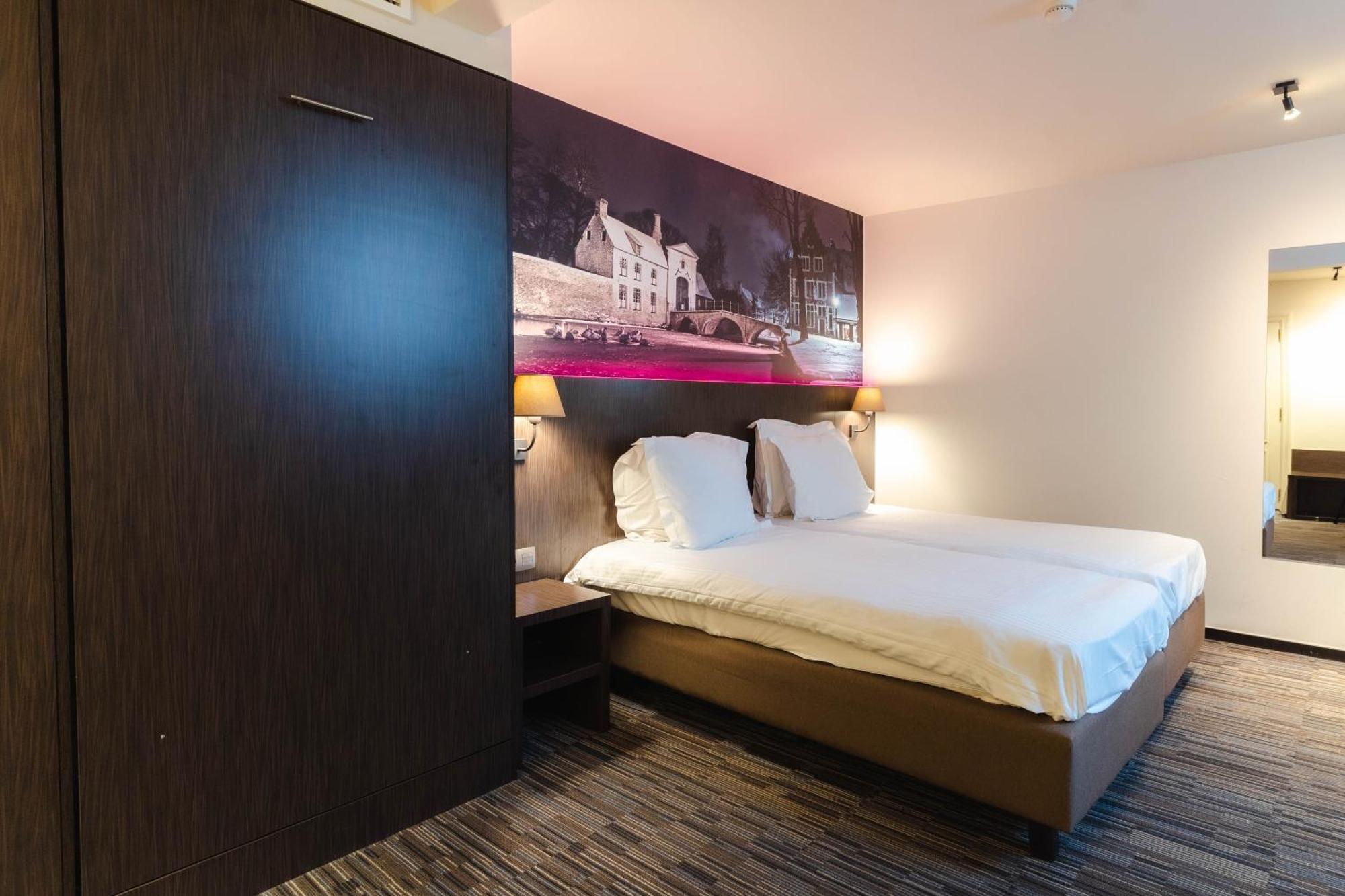 Golden Tree Hotel Брюж Стая снимка