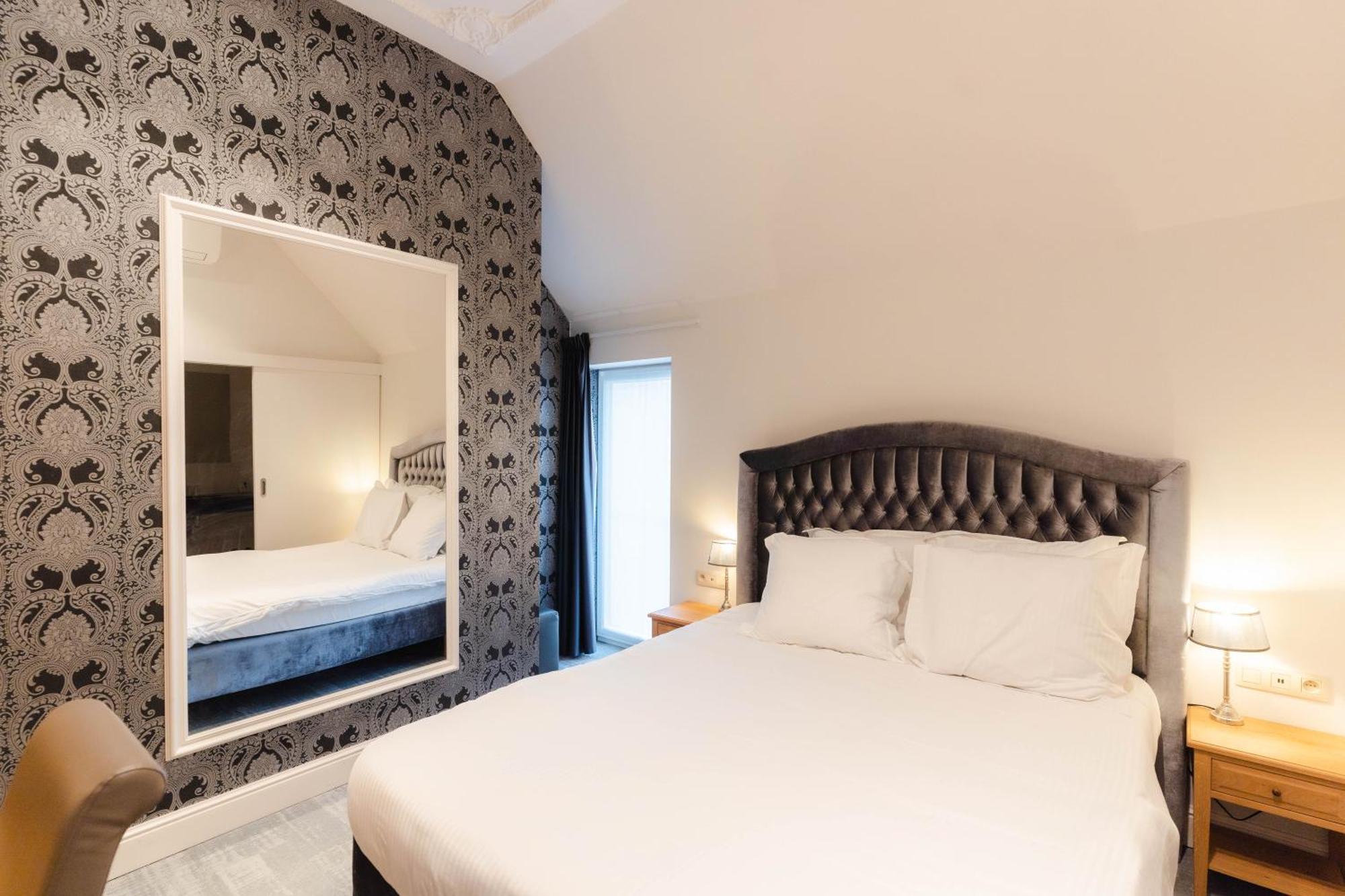 Golden Tree Hotel Брюж Стая снимка
